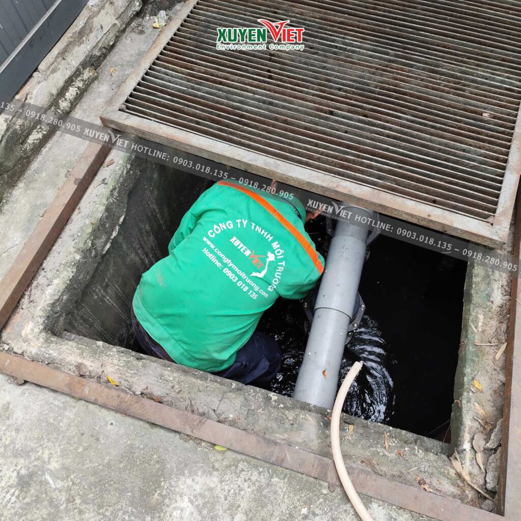 8 cách xử lý nước giếng sau ngập lụt an toàn và hiệu quả nhất 2025 Bom hut bun he thong xu ly nuoc tai Moi Truong Xuyen Viet 1024x1024 - 8 cách xử lý nước giếng sau ngập lụt an toàn và hiệu quả nhất 2025