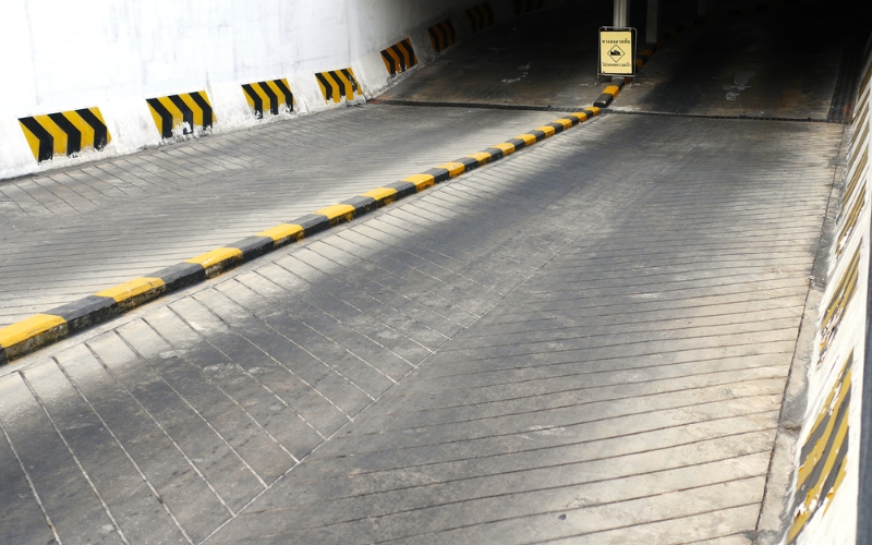 Cách pha sơn chống trơn trượt dốc bằng cát pha epoxy Son chong tron truot doc ngoai troi - Cách pha sơn chống trơn trượt dốc bằng cát pha epoxy