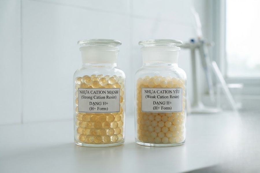 Bảng Giá Hạt Nhựa Trao Đổi Ion Cation & Anion Năm 2026 Cac loai hat nhua cation lam mem nuoc - Bảng Giá Hạt Nhựa Trao Đổi Ion Cation & Anion Năm 2026